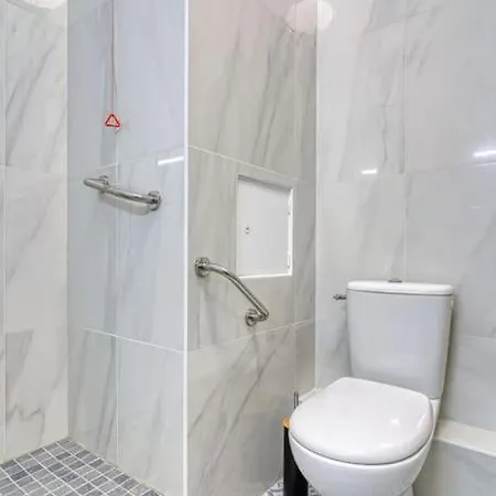 En Bordure De Paris- Le Flamboyant - 340b Lägenhet